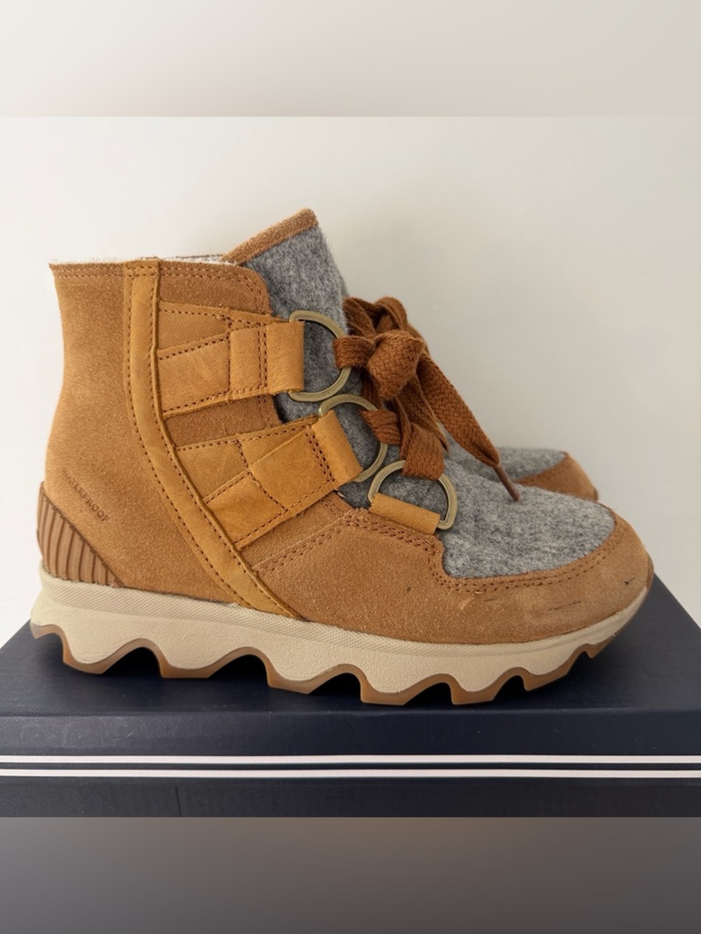 Sorel Kinetic Impact Caribou Waterproof Sneaker Bootie Women's Size 6.5